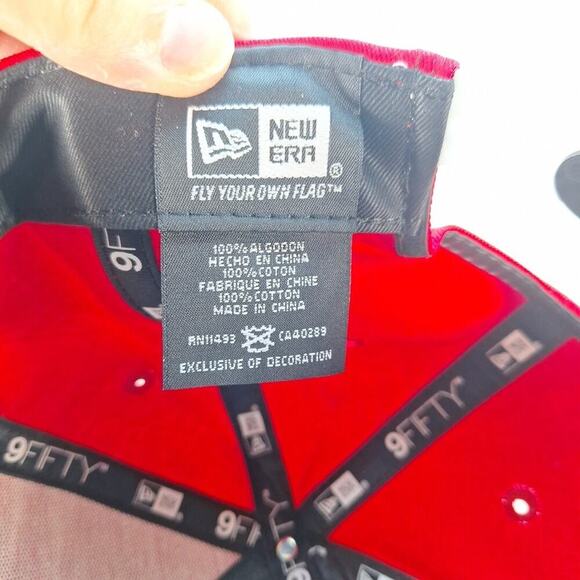 Marvel Deadpool New Era 9FIFTY Snapback Flat Brim Bill Hat Cap Red Black - Picture 7 of 8